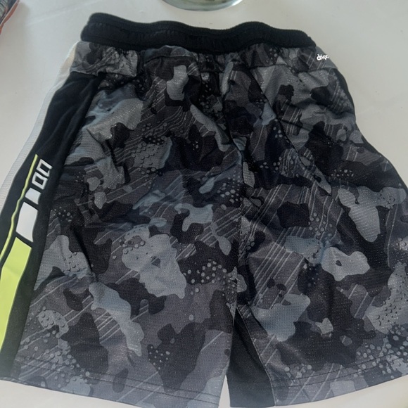 Gently used boys size large 10 12 Russell shorts - Picture 3 of 3
